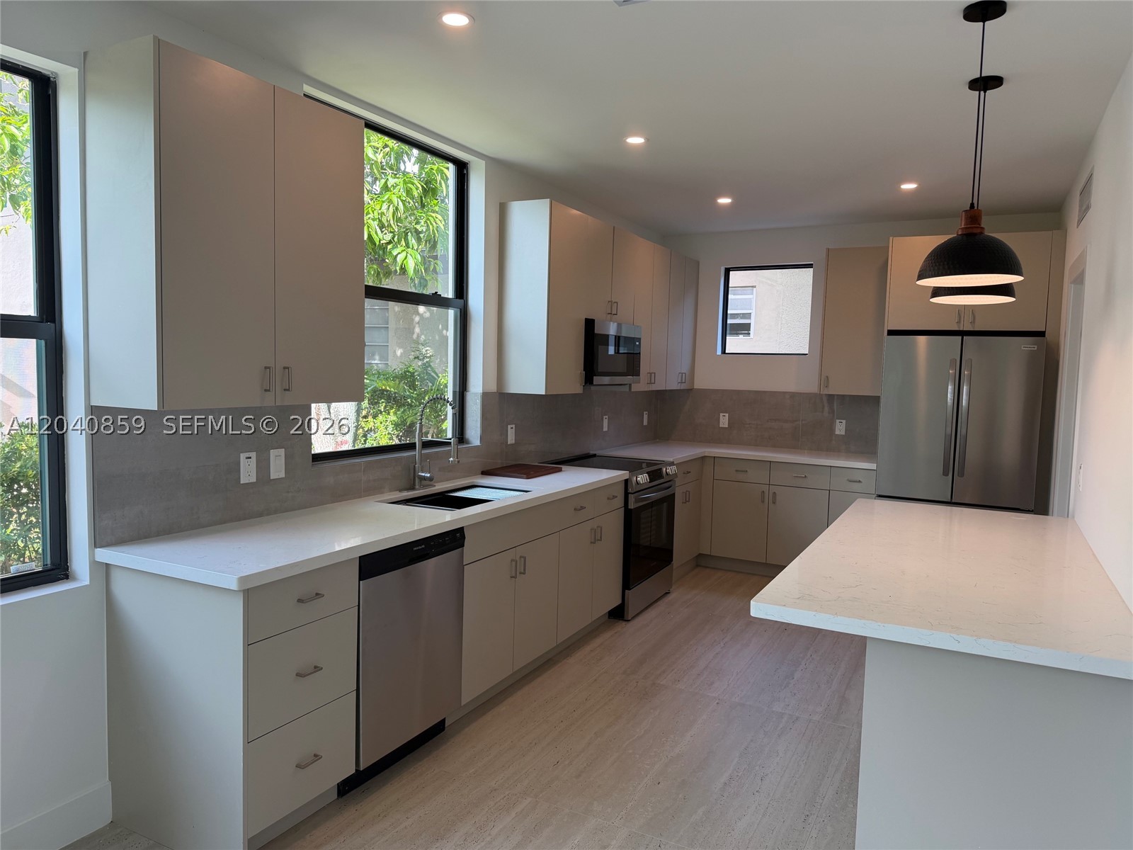 2240 SW 13th St Miami, FL 33145