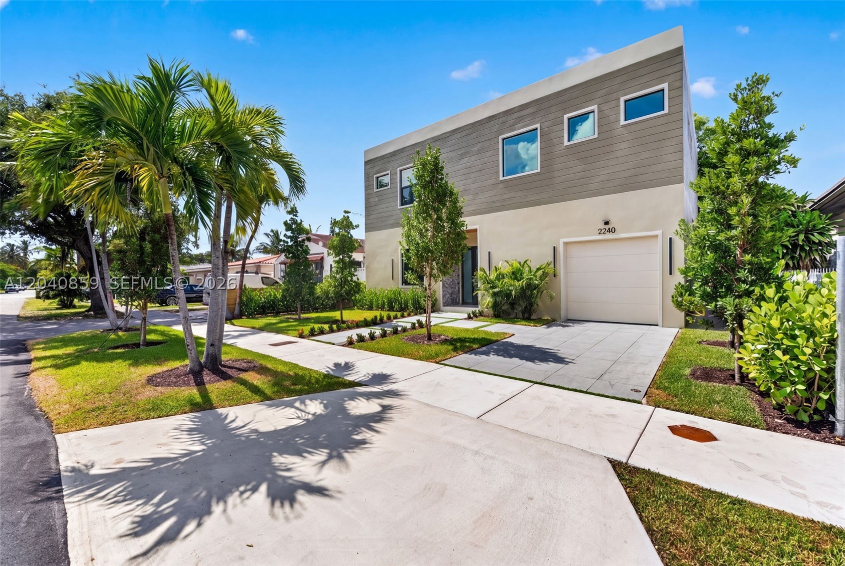 2240 SW 13th St Miami, FL 33145