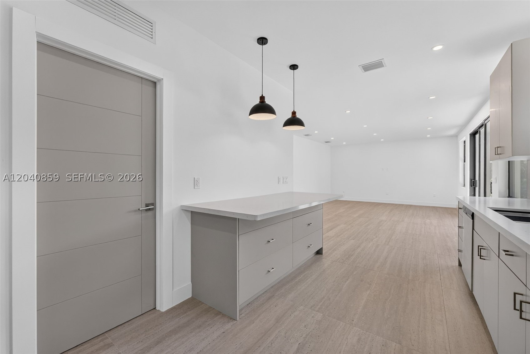 2240 SW 13th St Miami, FL 33145