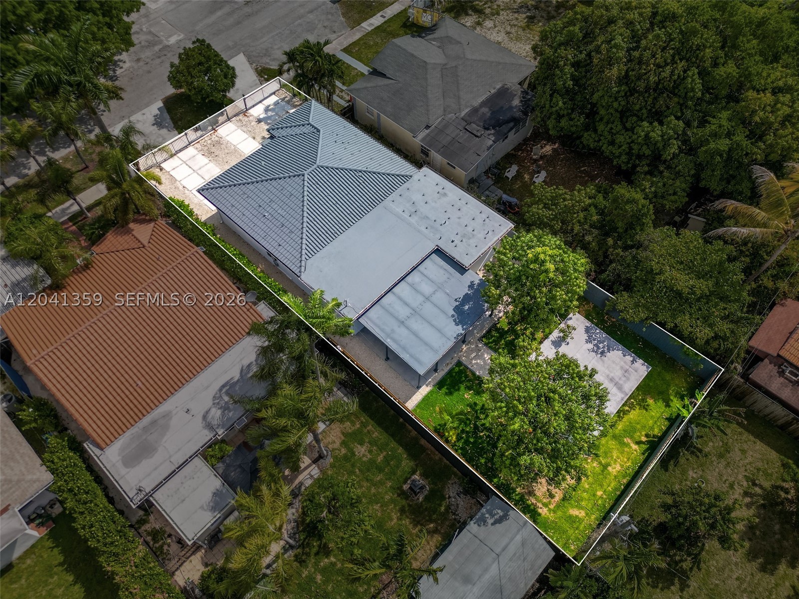 2940 SW 12th St Miami, FL 33135