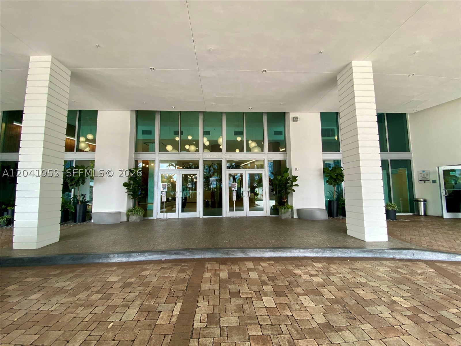 350 S Miami Ave #3813 Miami, FL 33130