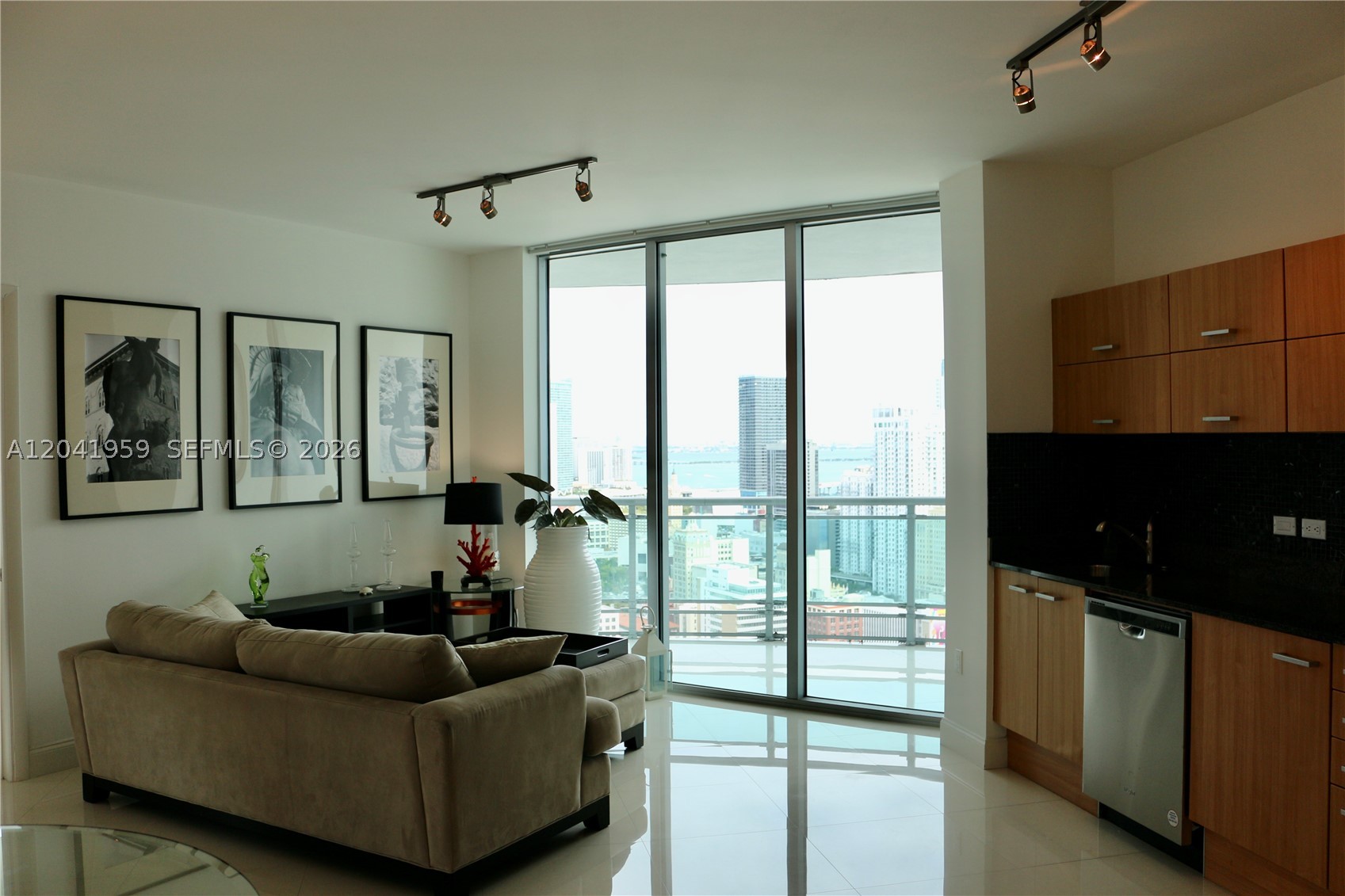 350 S Miami Ave #3813 Miami, FL 33130