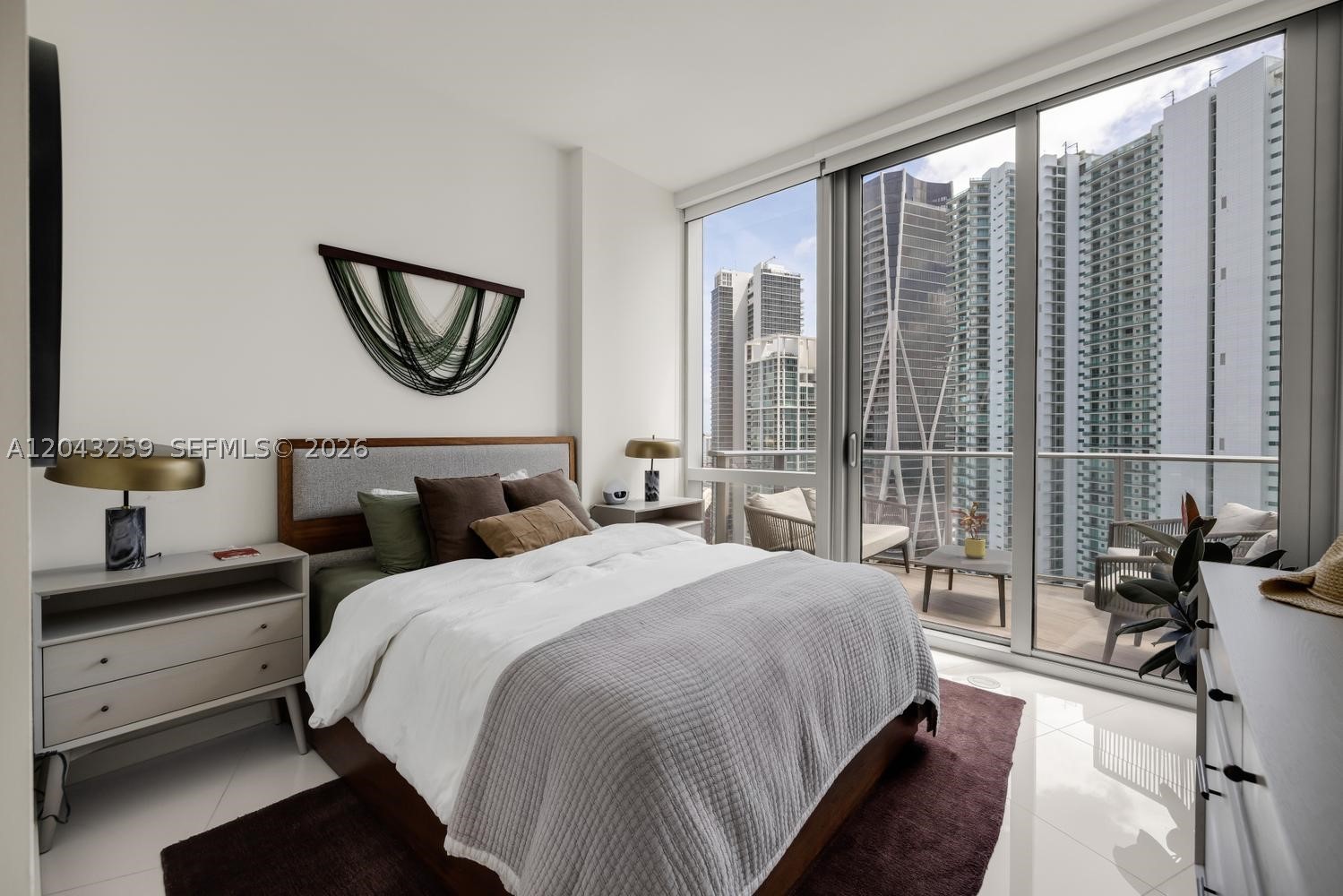 851 NE 1st Ave #3403 Miami, FL 33132