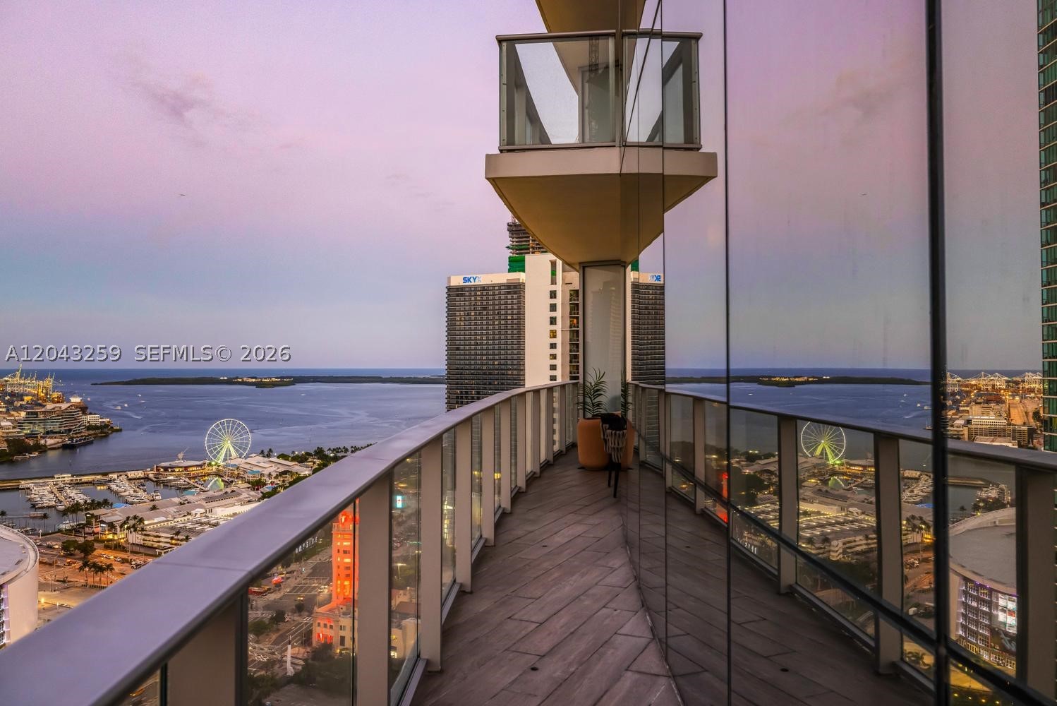 851 NE 1st Ave #3403 Miami, FL 33132