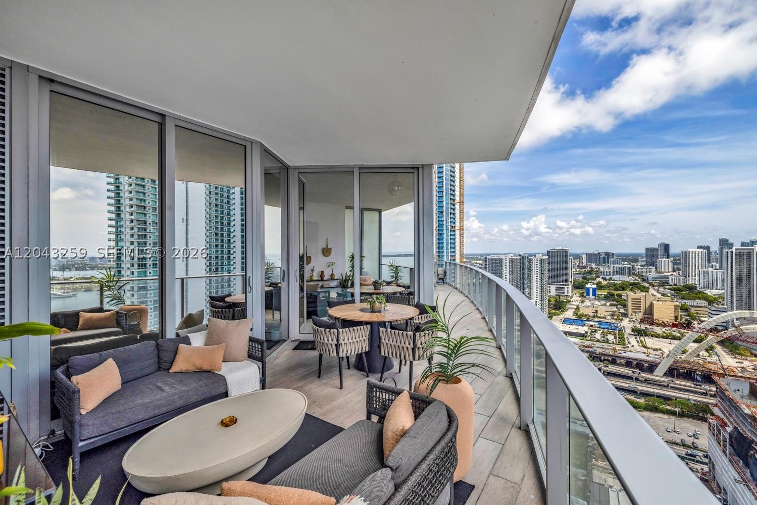 851 NE 1st Ave #3403 Miami, FL 33132