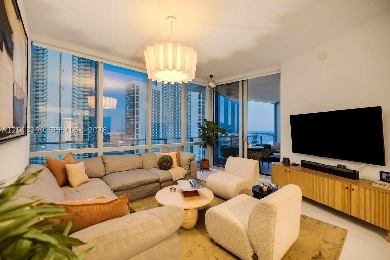 851 NE 1st Ave #3403 Miami, FL 33132