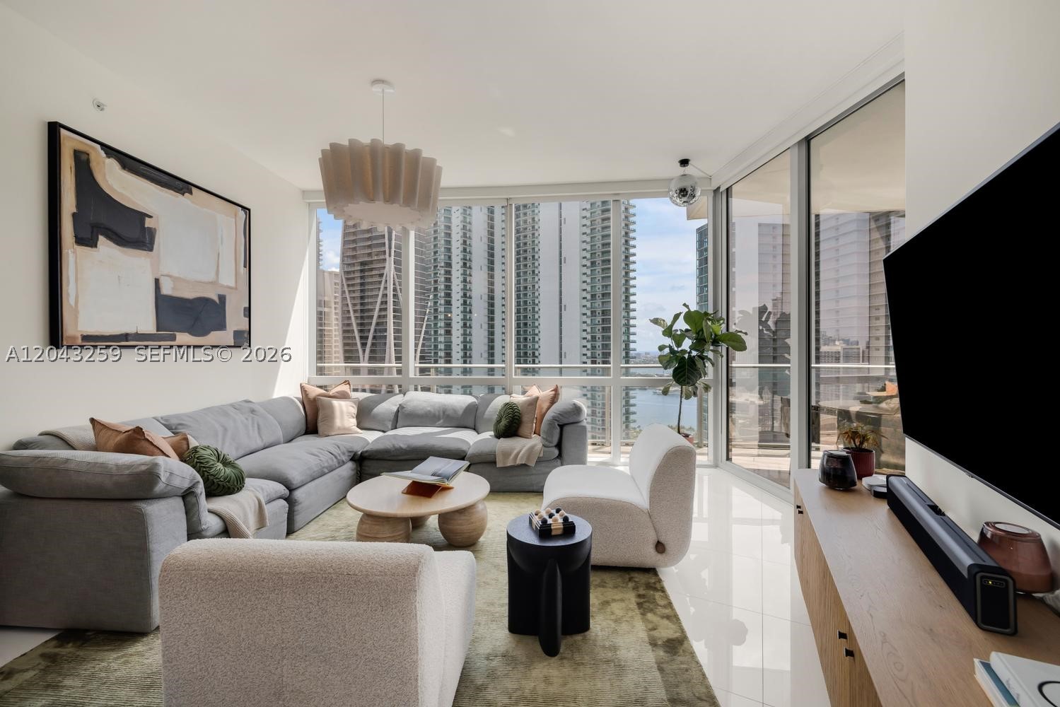 851 NE 1st Ave #3403 Miami, FL 33132