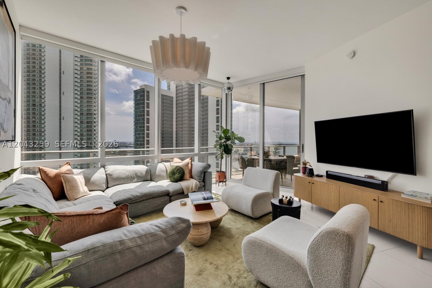 851 NE 1st Ave #3403 Miami, FL 33132