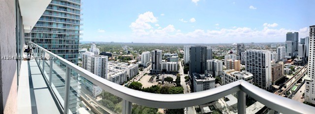 1111 SW 1st Ave #3225 Miami, FL 33130