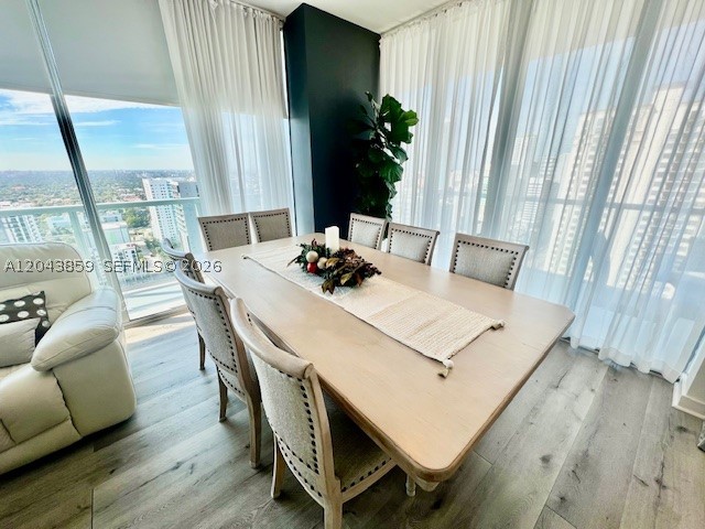 1111 SW 1st Ave #3225 Miami, FL 33130