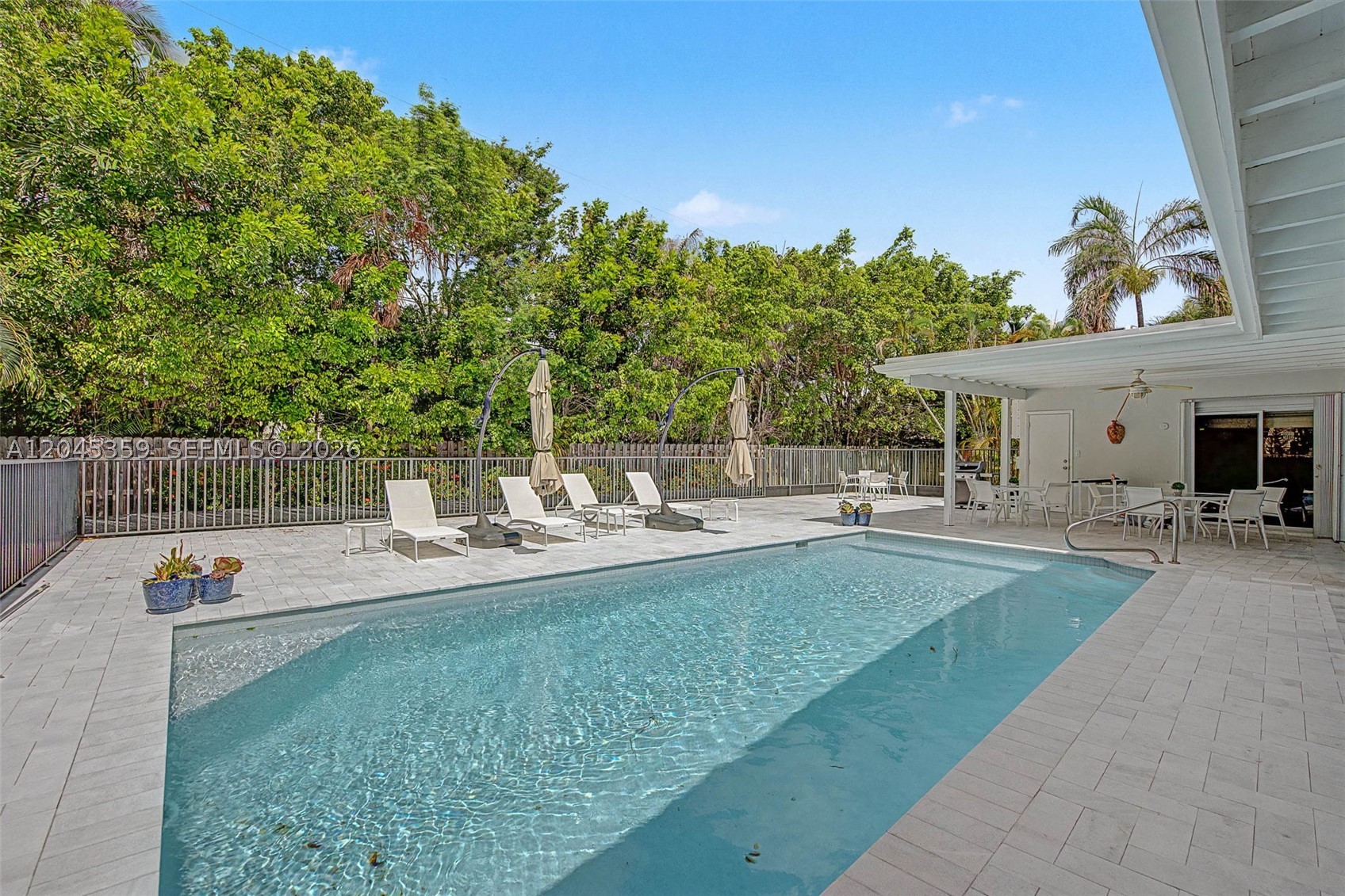 340 Atlantic Rd Key Biscayne, FL 33149