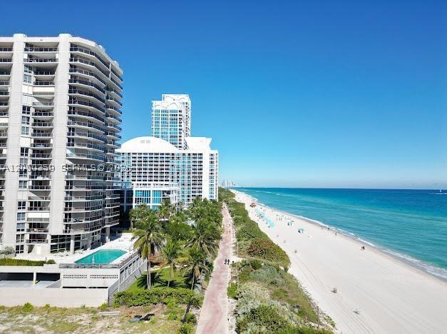 4925 Collins Ave #2D