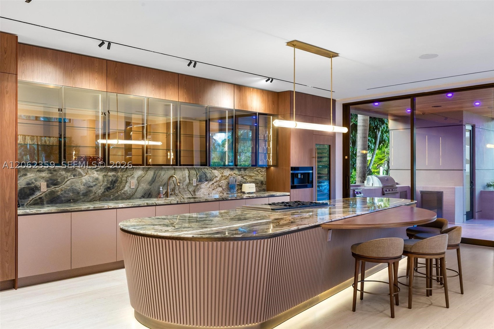 905 Belle Meade Is Dr Miami, FL 33138