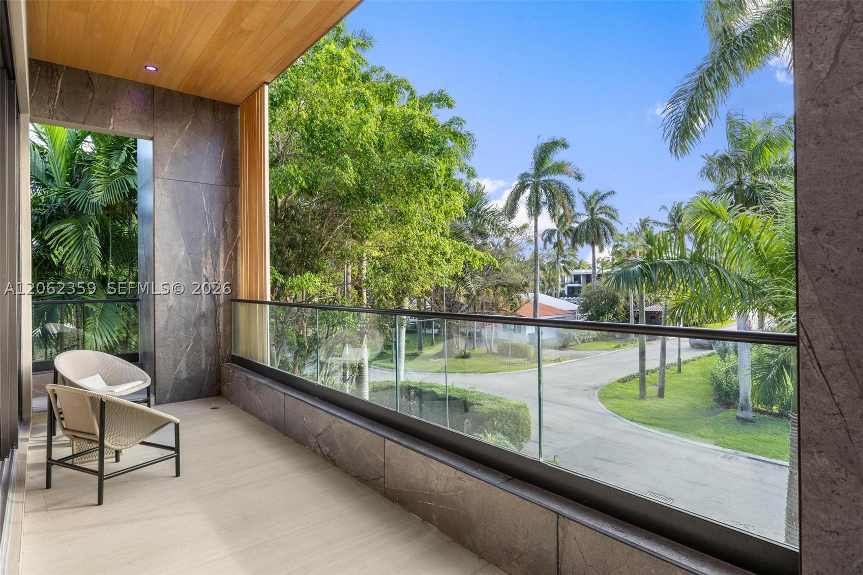 905 Belle Meade Is Dr Miami, FL 33138
