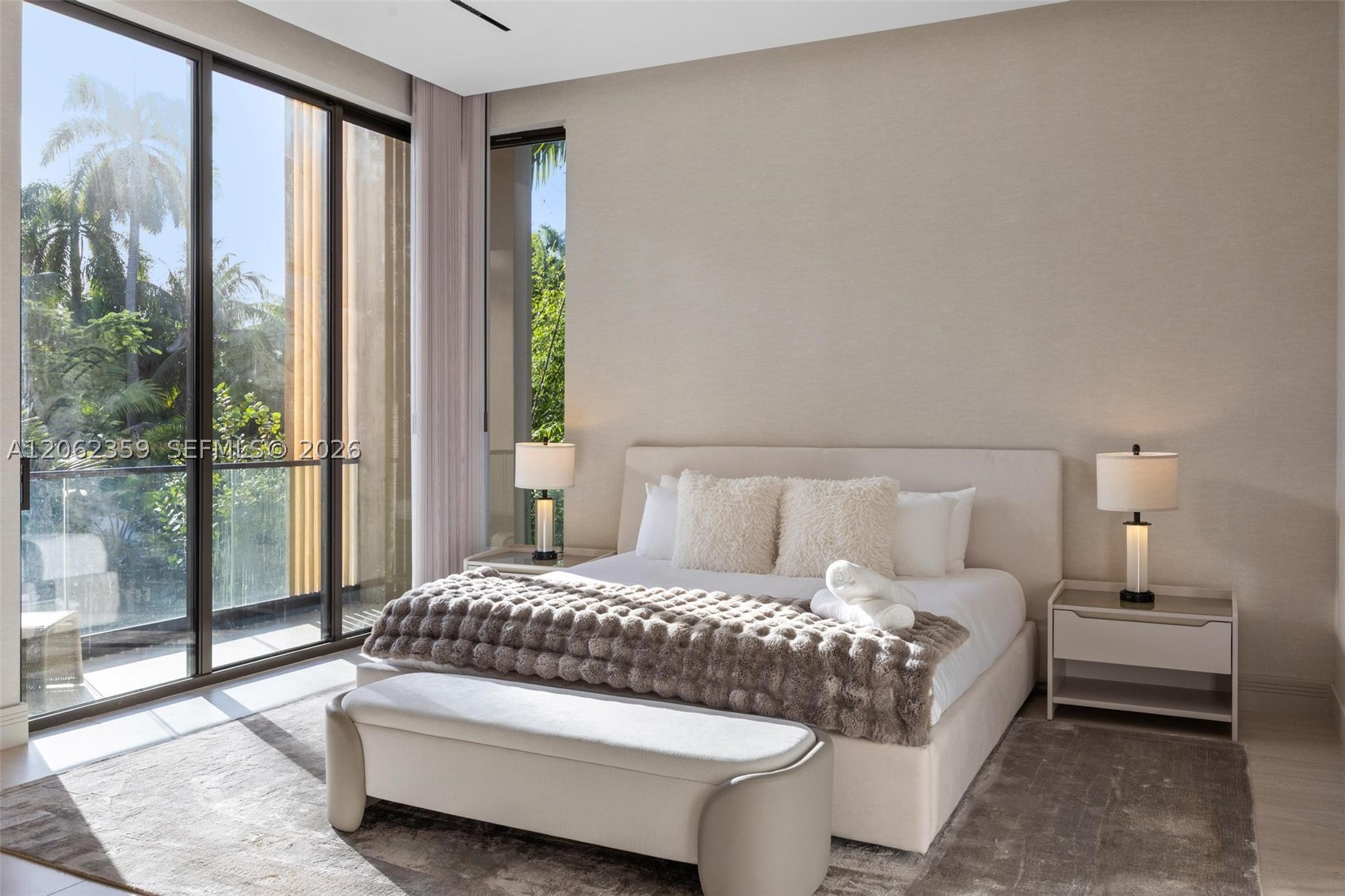 905 Belle Meade Is Dr Miami, FL 33138