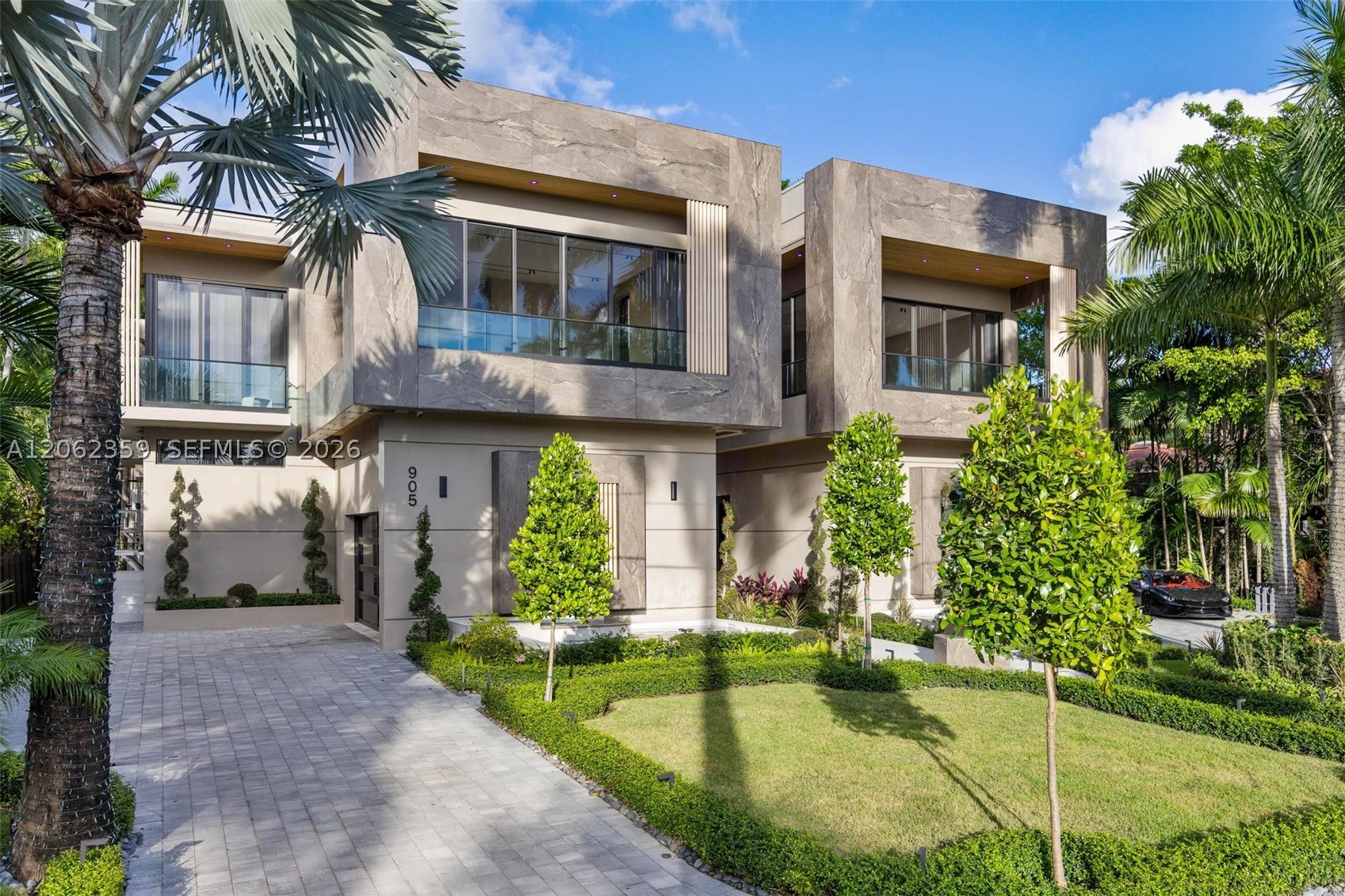 905 Belle Meade Is Dr Miami, FL 33138