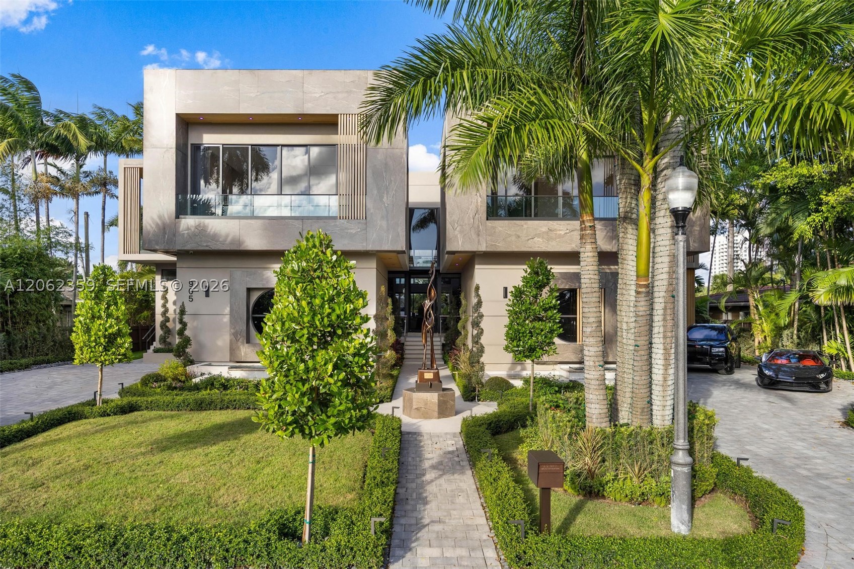 905 Belle Meade Is Dr Miami, FL 33138