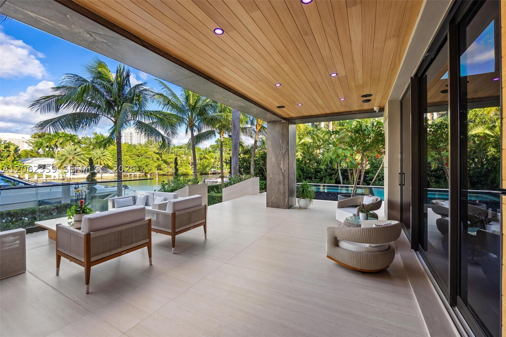 905 Belle Meade Is Dr Miami, FL 33138