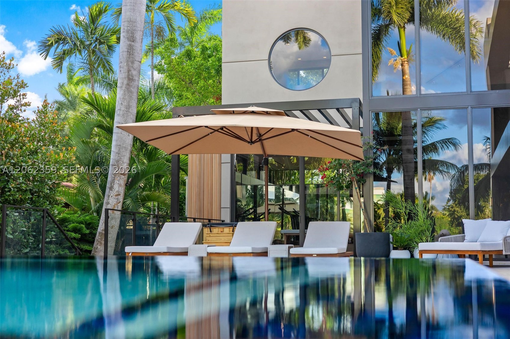 905 Belle Meade Is Dr Miami, FL 33138