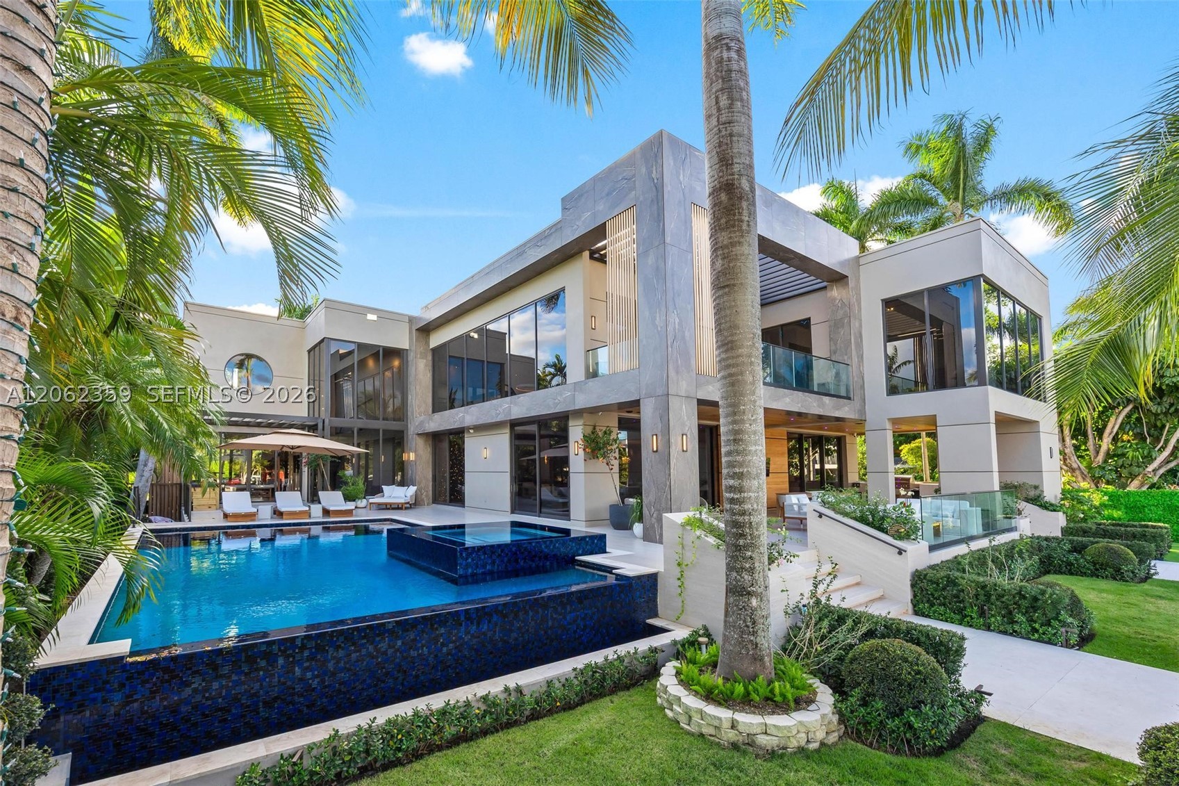 905 Belle Meade Is Dr Miami, FL 33138