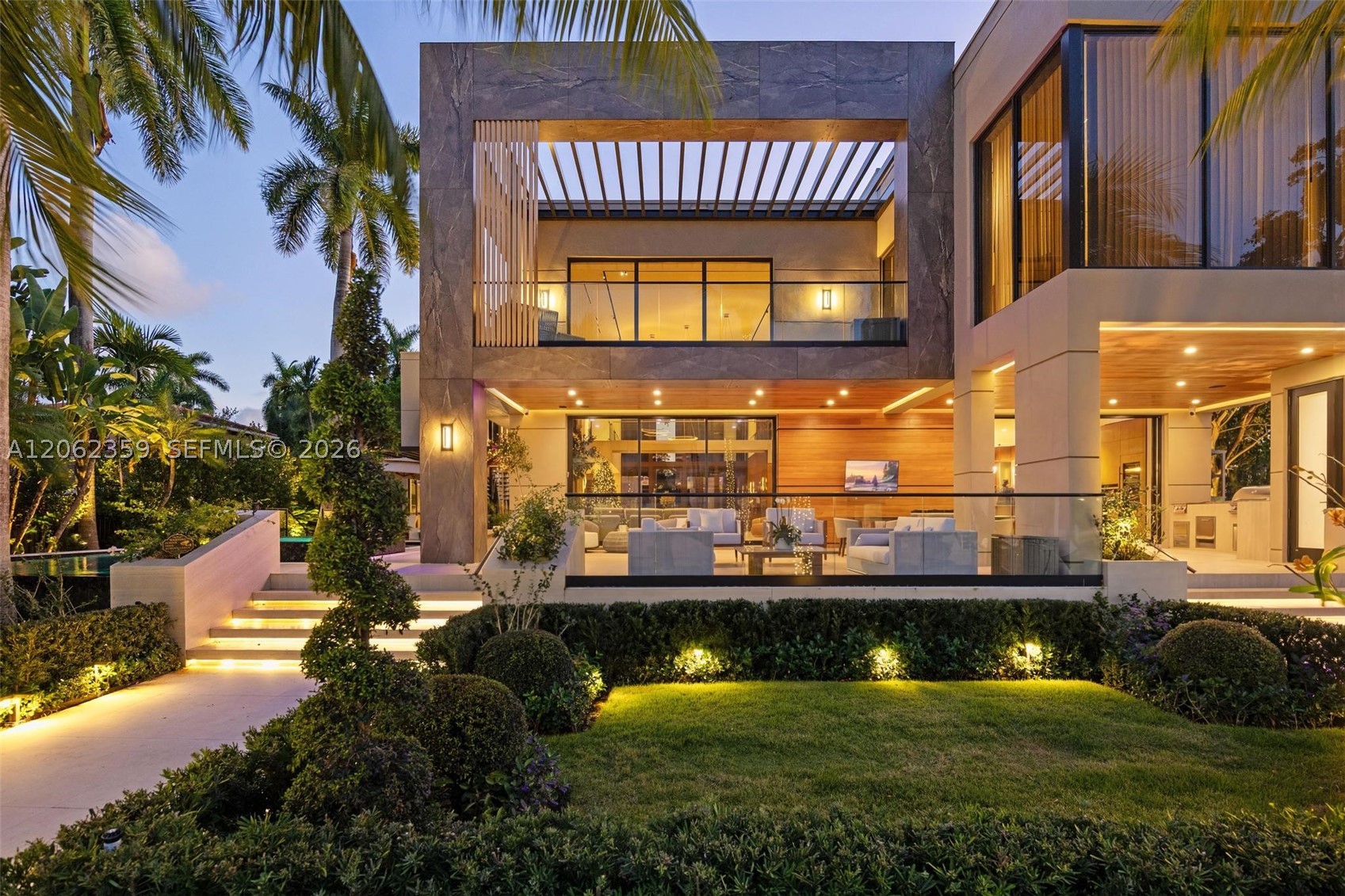 905 Belle Meade Is Dr Miami, FL 33138