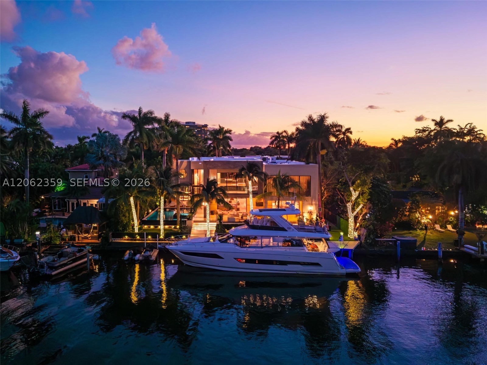 905 Belle Meade Is Dr Miami, FL 33138