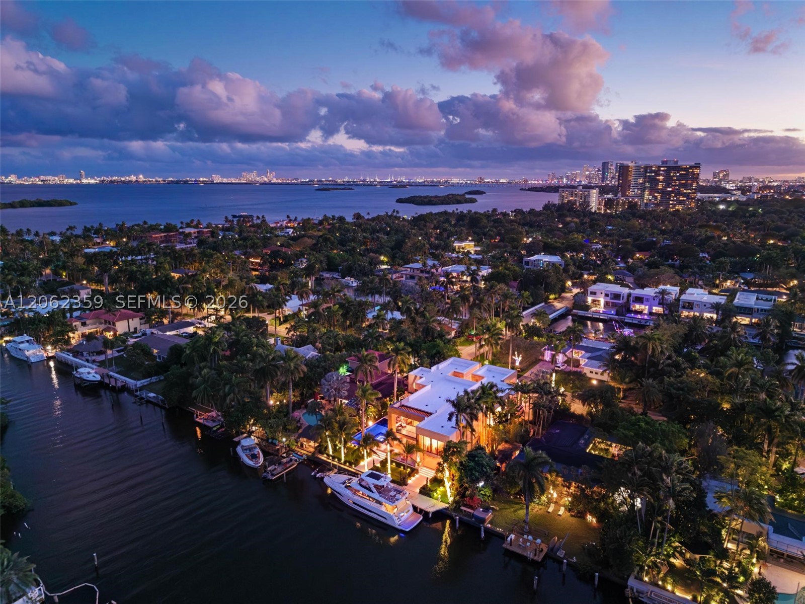 905 Belle Meade Is Dr Miami, FL 33138