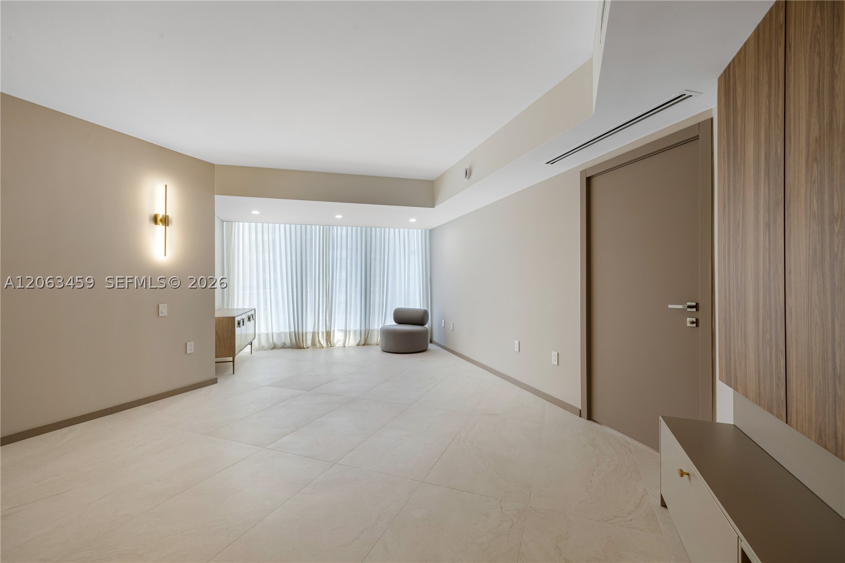 10155 Collins Ave #202 Bal Harbour, FL 33154