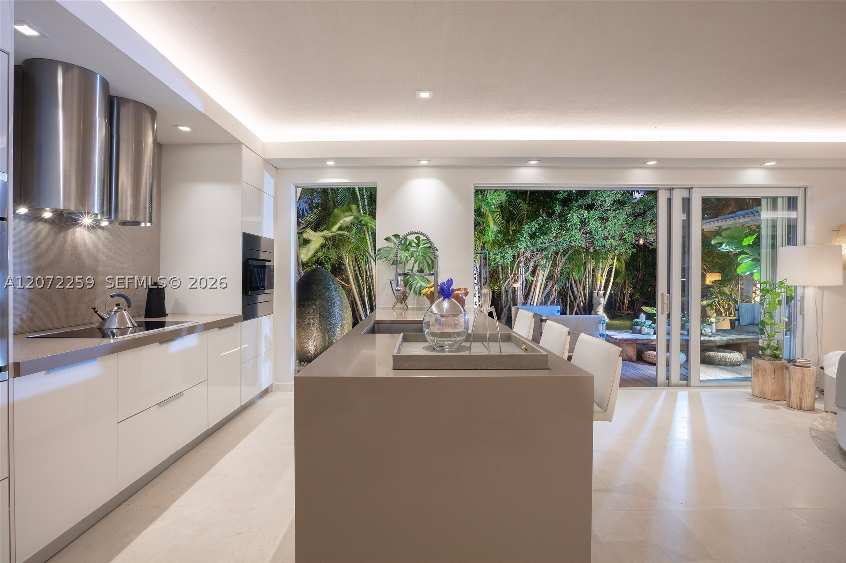2840 Flamingo Dr Miami Beach, FL 33140