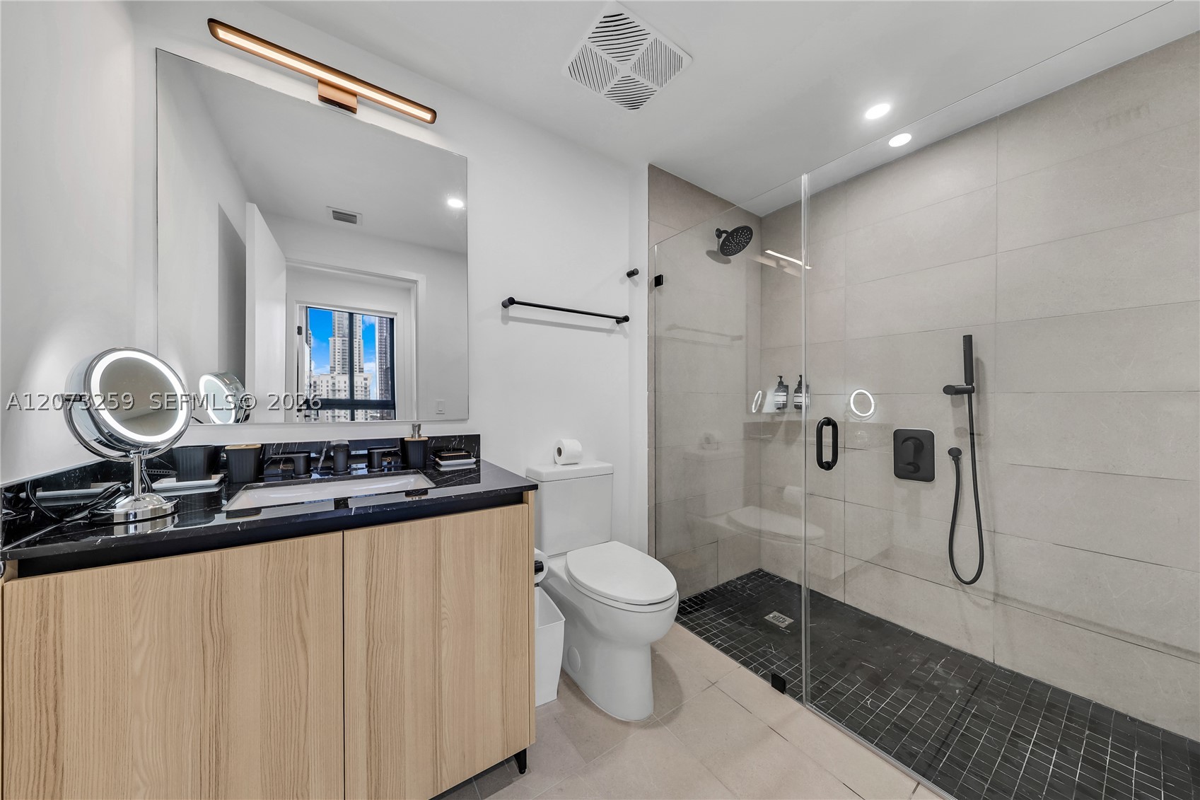 225 N Miami Ave #2005 Miami, FL 33128