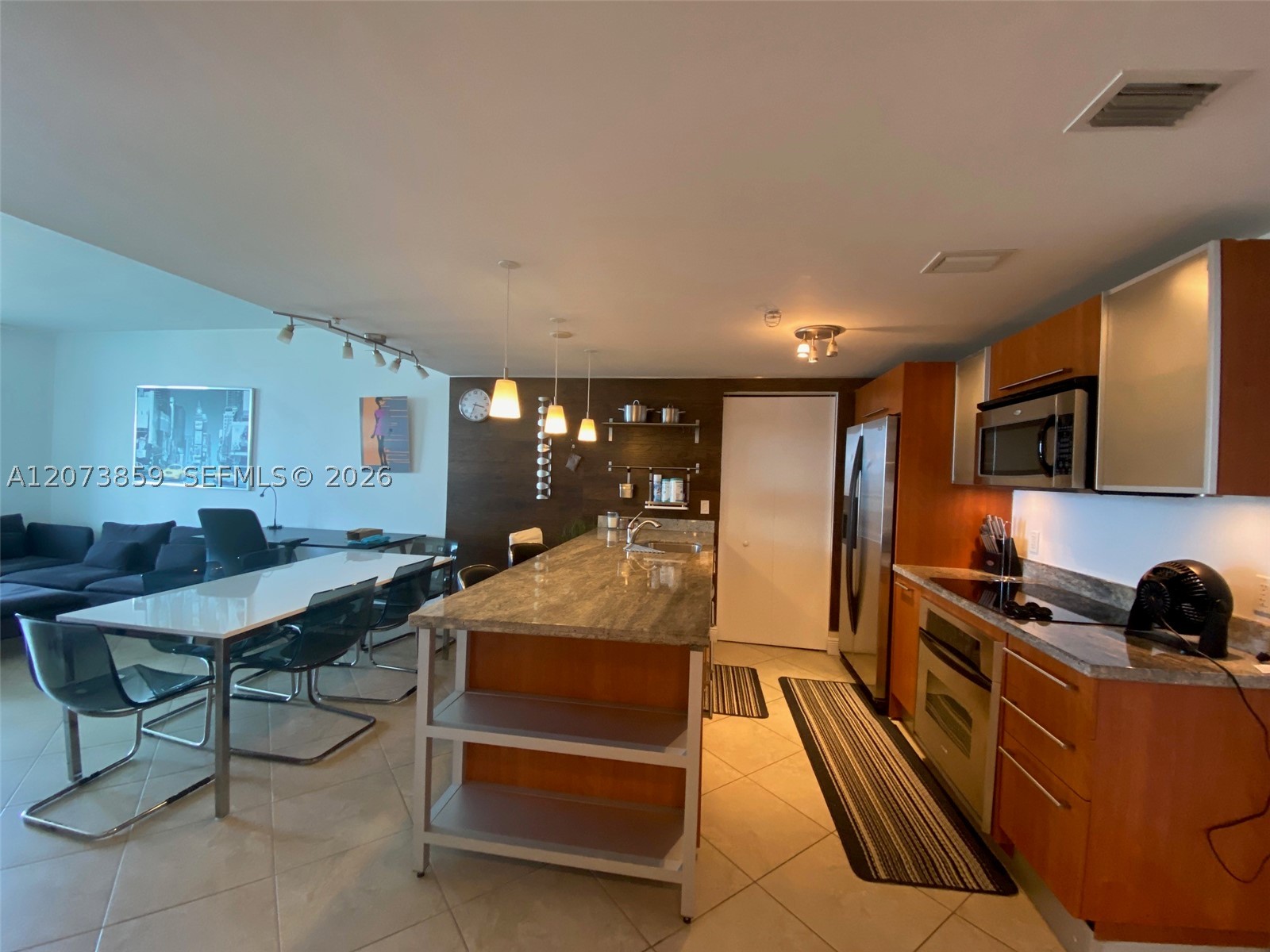 185 SW 7th St #1607
