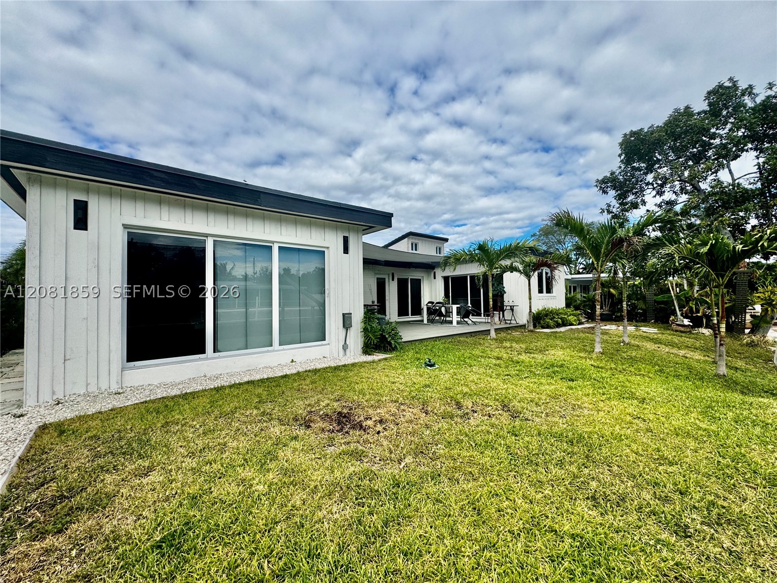 1720 SW 23rd Ave Fort Lauderdale, FL 33312