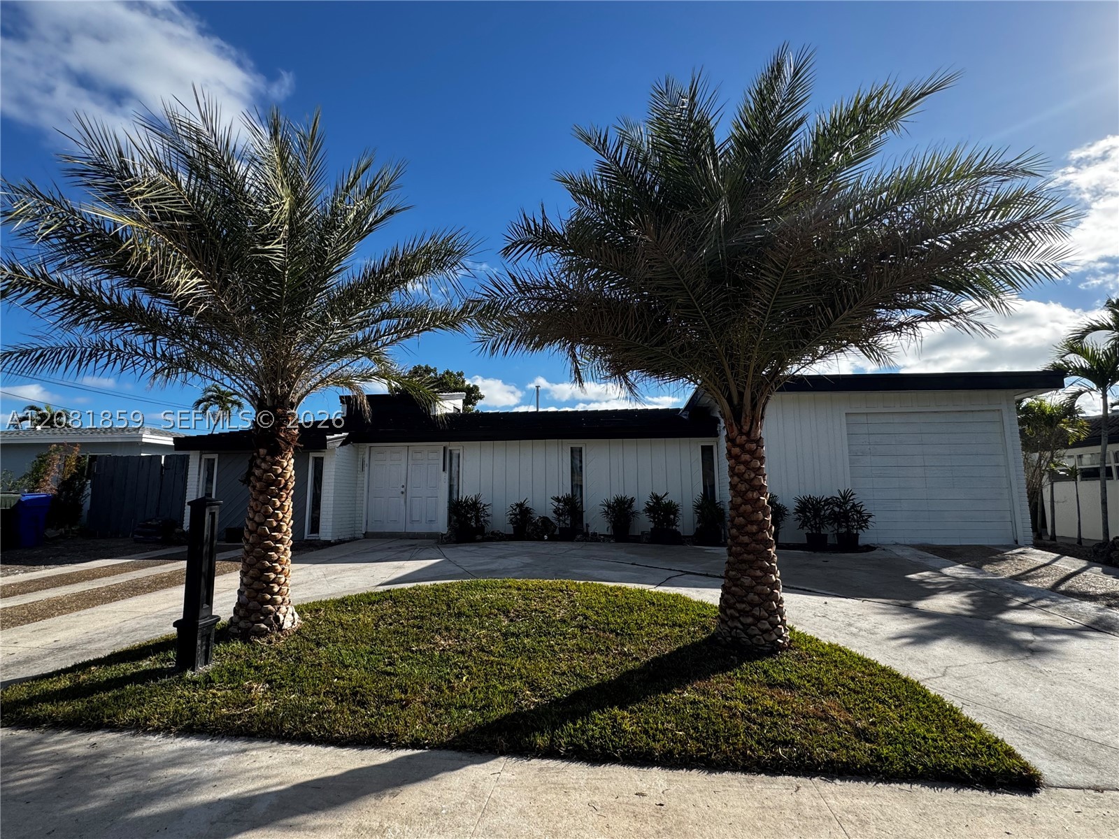 1720 SW 23rd Ave Fort Lauderdale, FL 33312