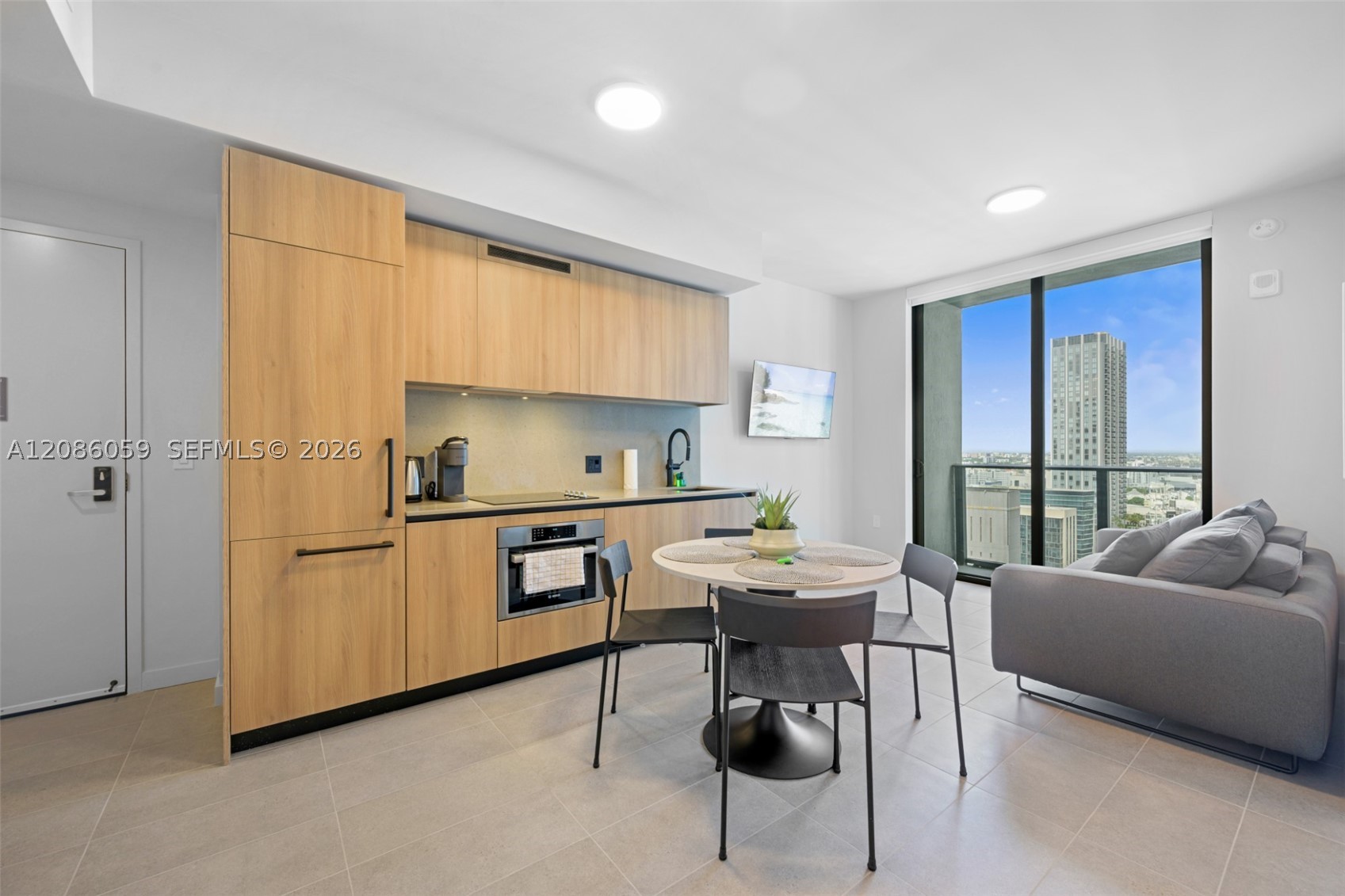 121 NE 5th St #3006