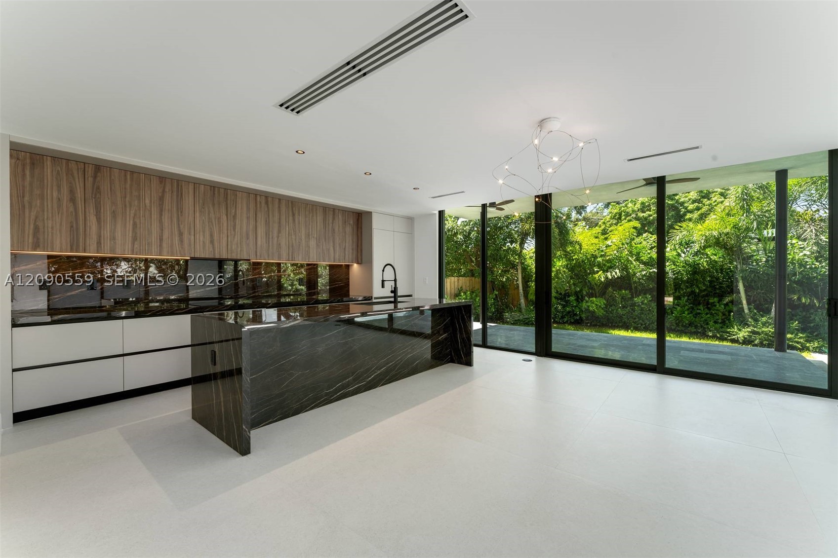 3310 Elizabeth St Coconut Grove, FL 33133