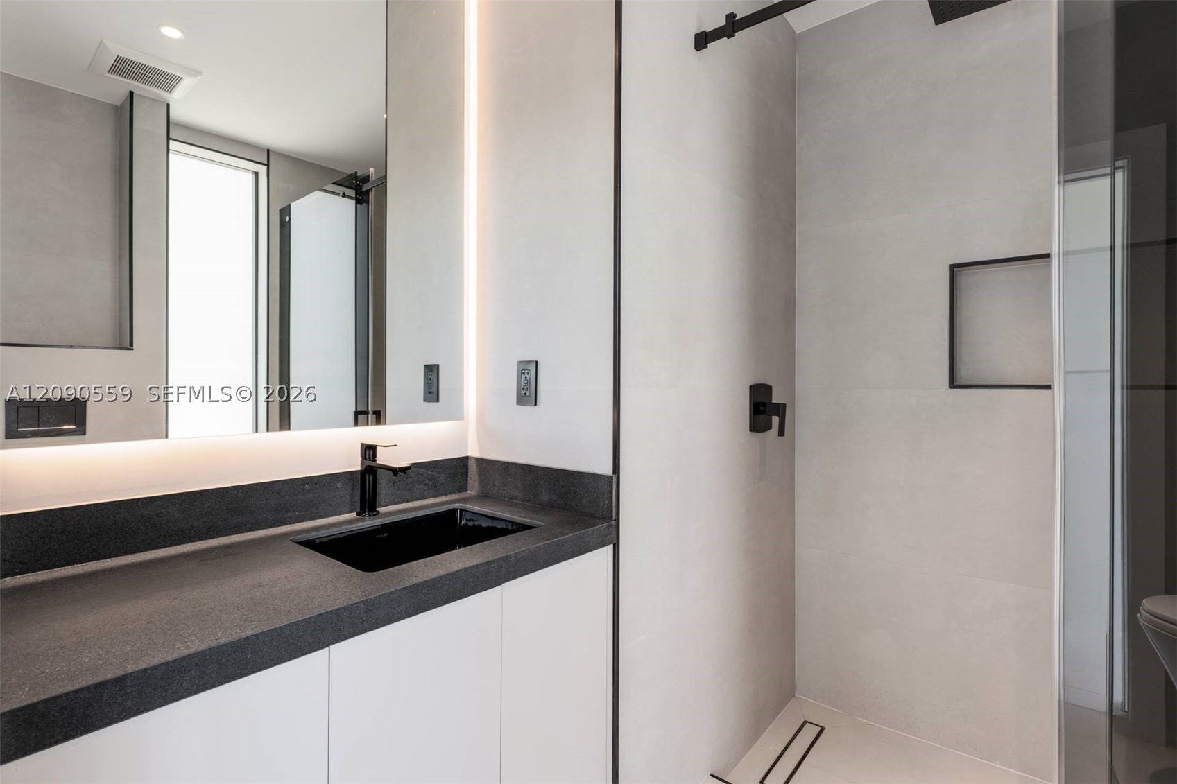 3310 Elizabeth St Coconut Grove, FL 33133