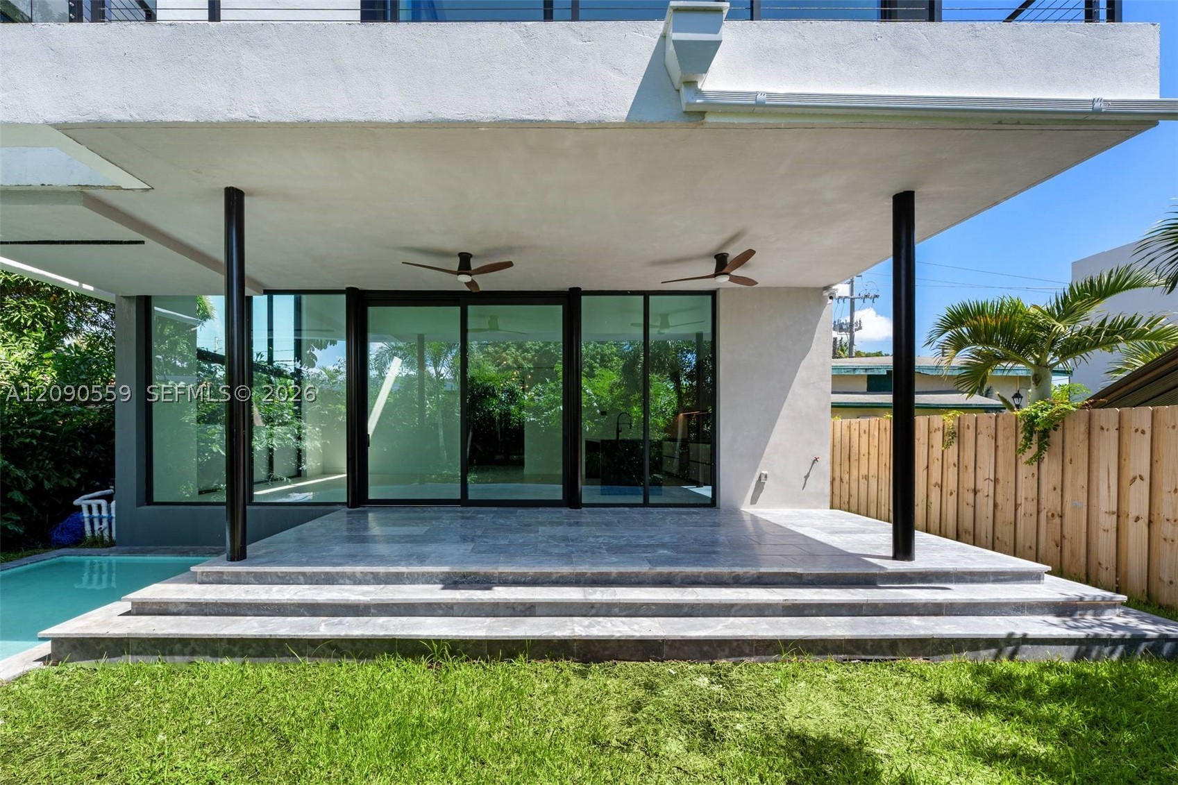 3310 Elizabeth St Coconut Grove, FL 33133