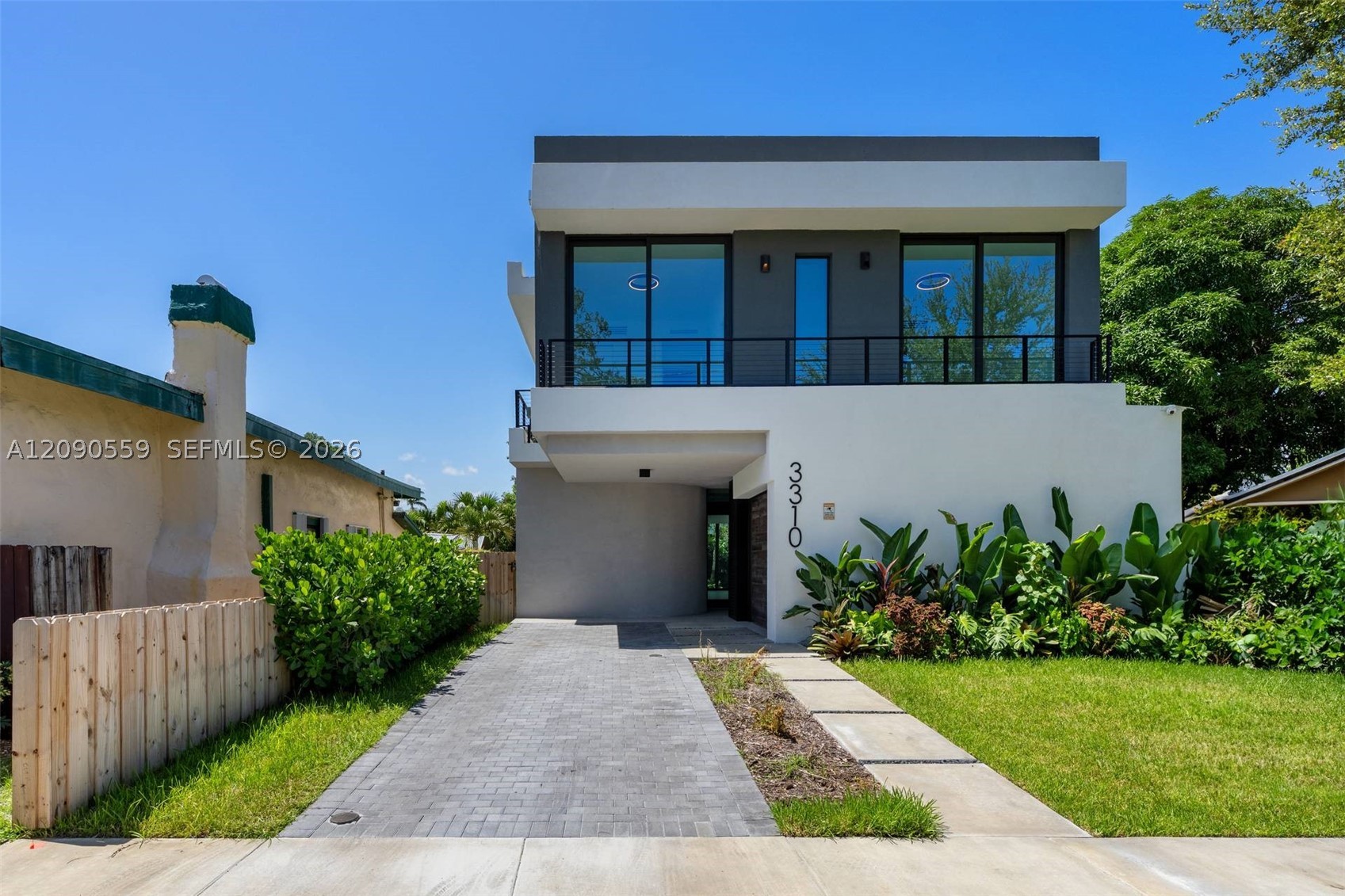 3310 Elizabeth St Coconut Grove, FL 33133