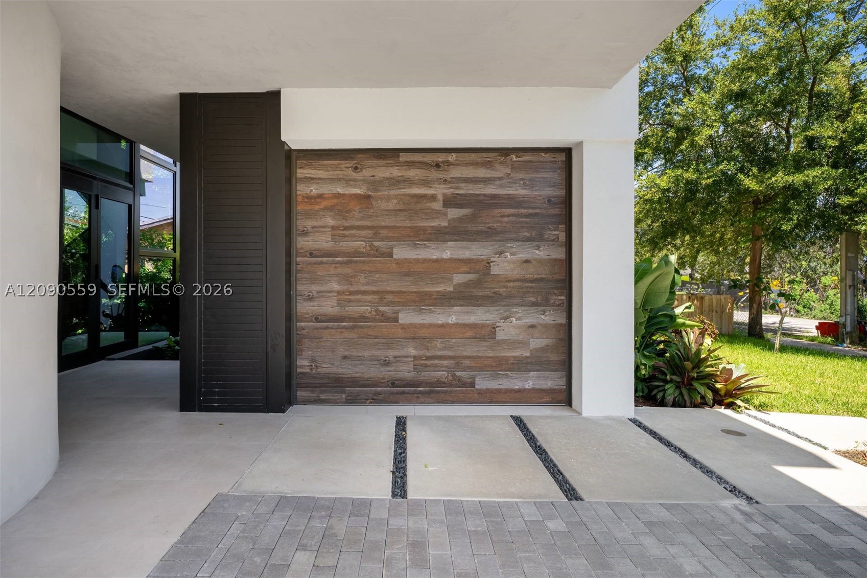 3310 Elizabeth St Coconut Grove, FL 33133