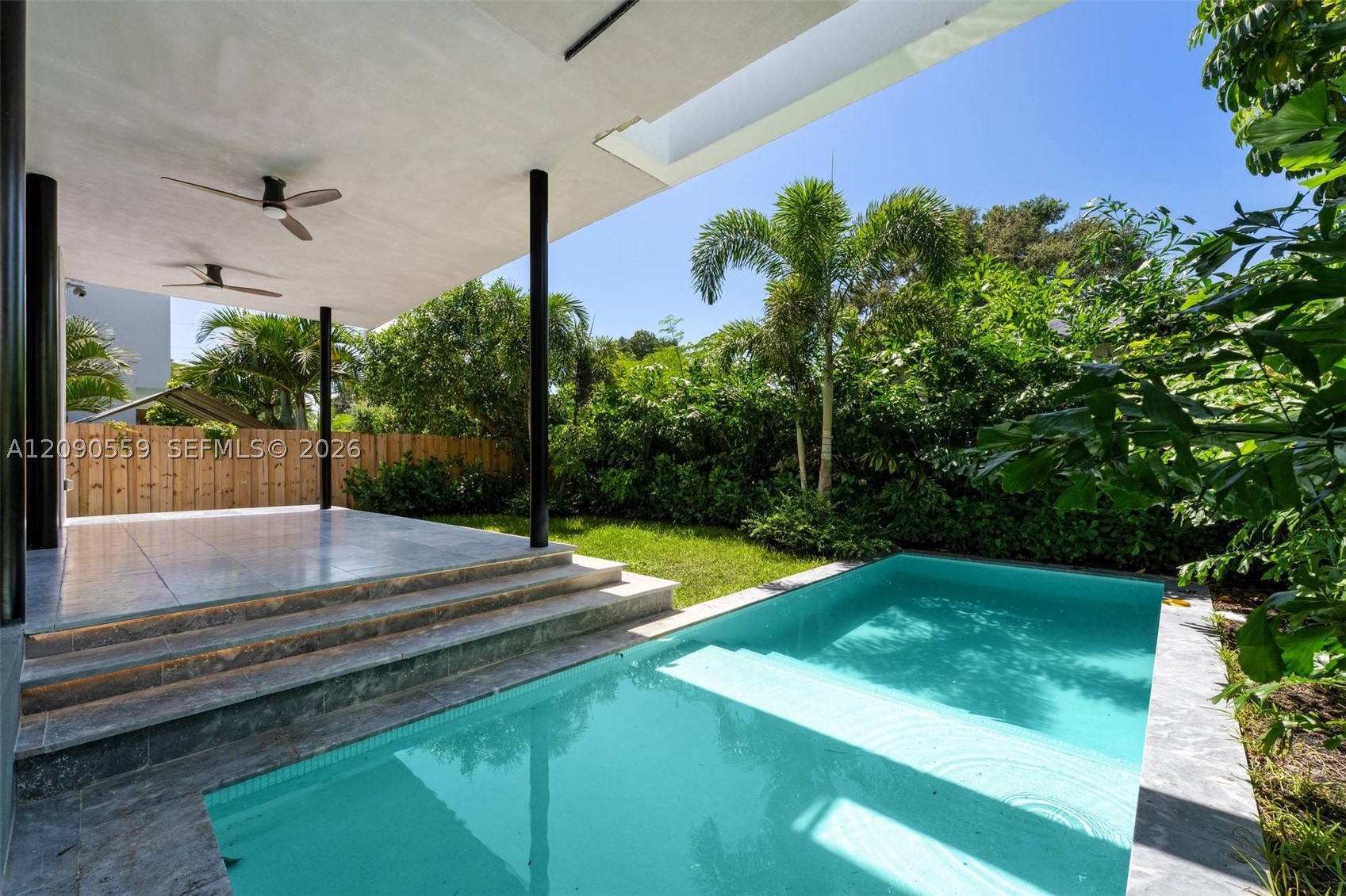 3310 Elizabeth St Coconut Grove, FL 33133