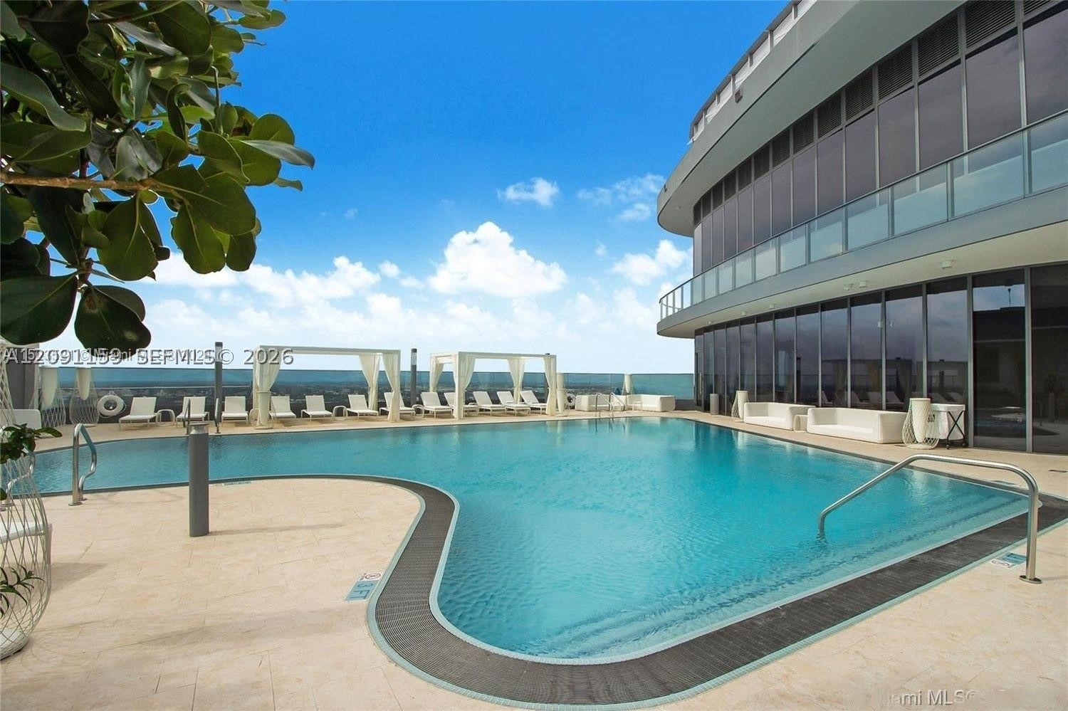 image Brickell Flatiron24