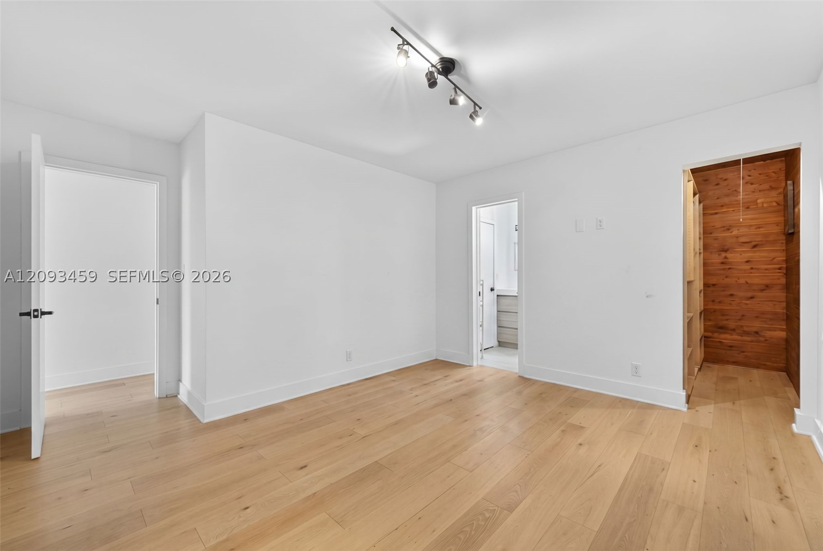 4353 Alton Rd Miami Beach, FL 33140