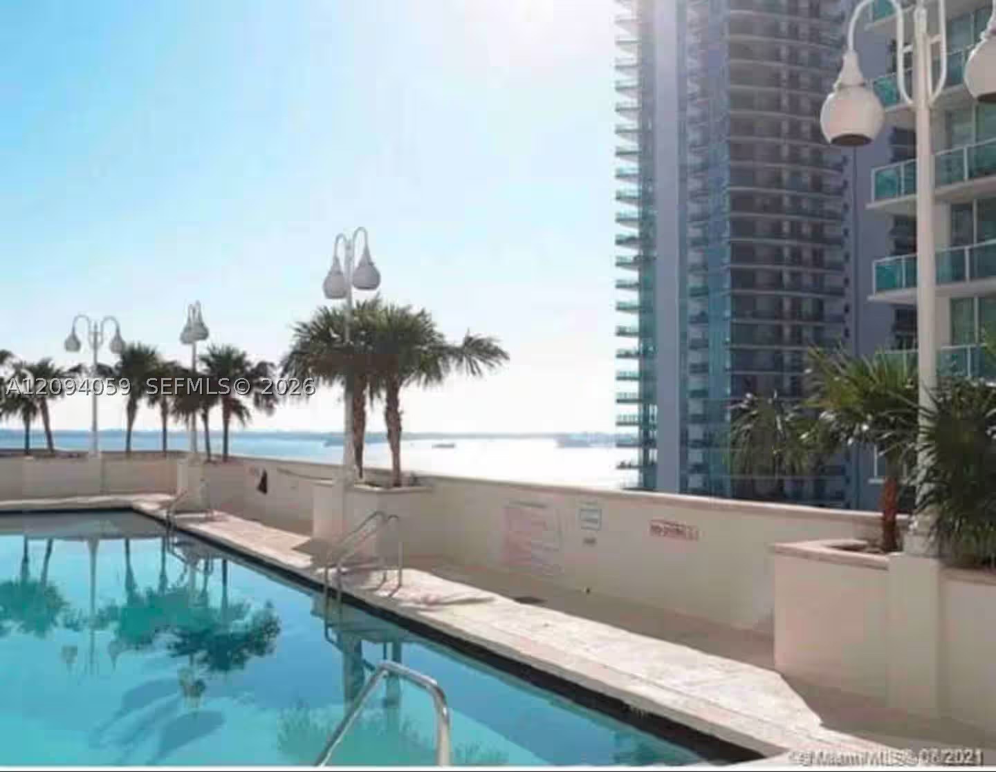 image The Club at Brickell Bay1