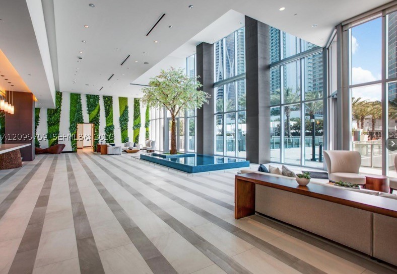 image Paramount Miami Worldcenter22