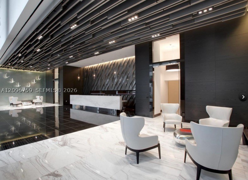 image Paramount Miami Worldcenter2
