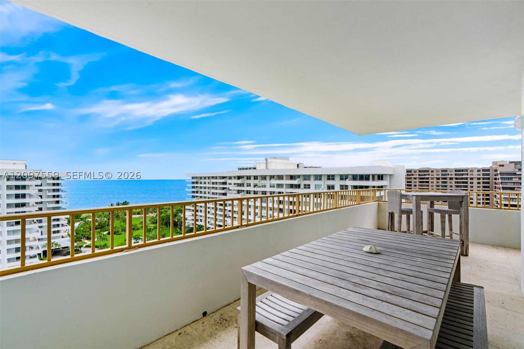 image Commodore Club West2