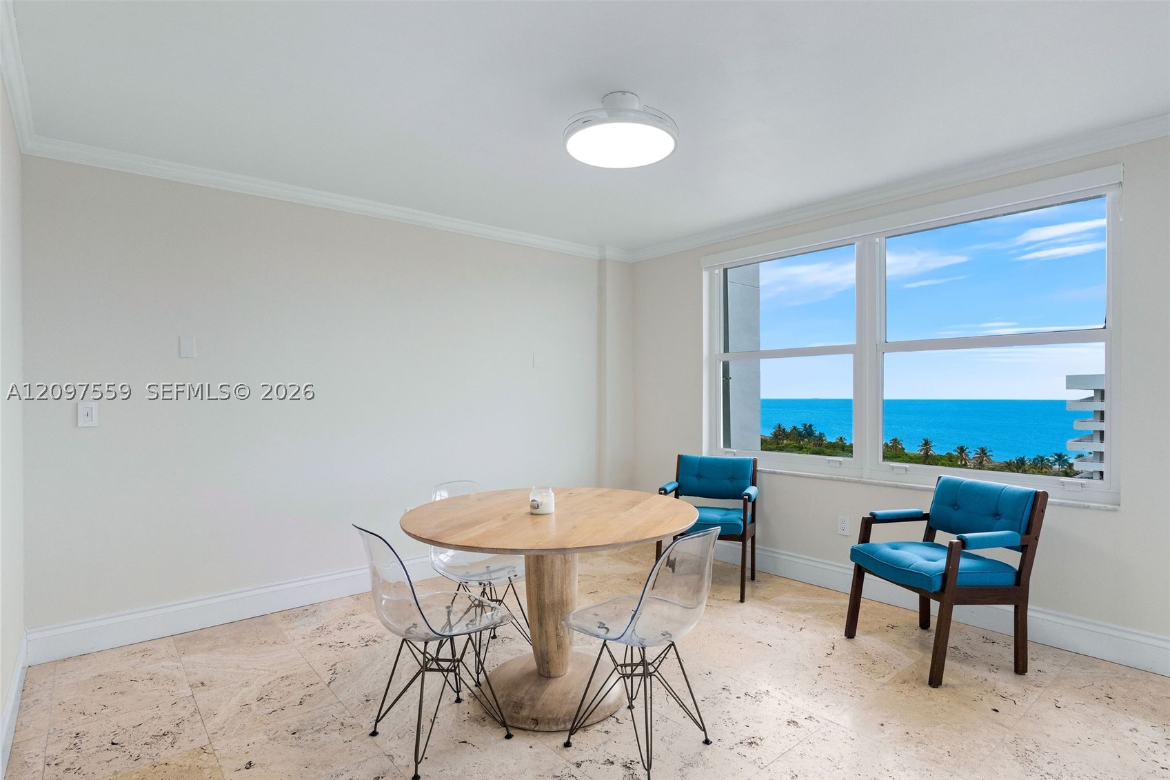 image Commodore Club West8