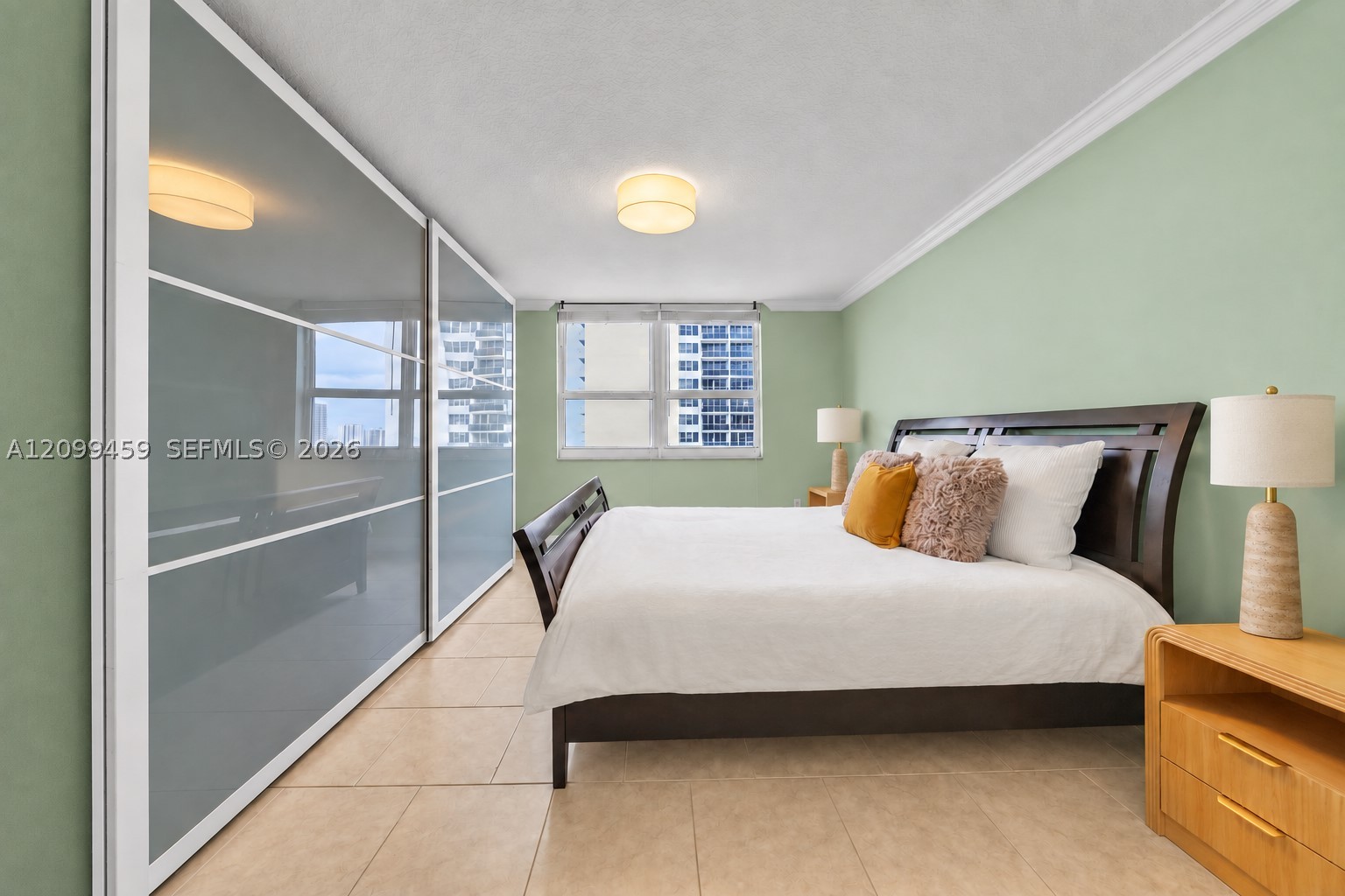 image 2080 Ocean Drive13