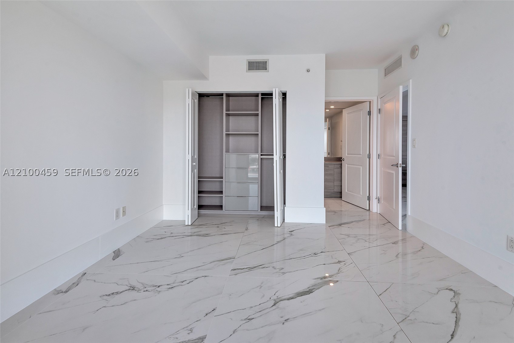 image 400 Sunny Isles40