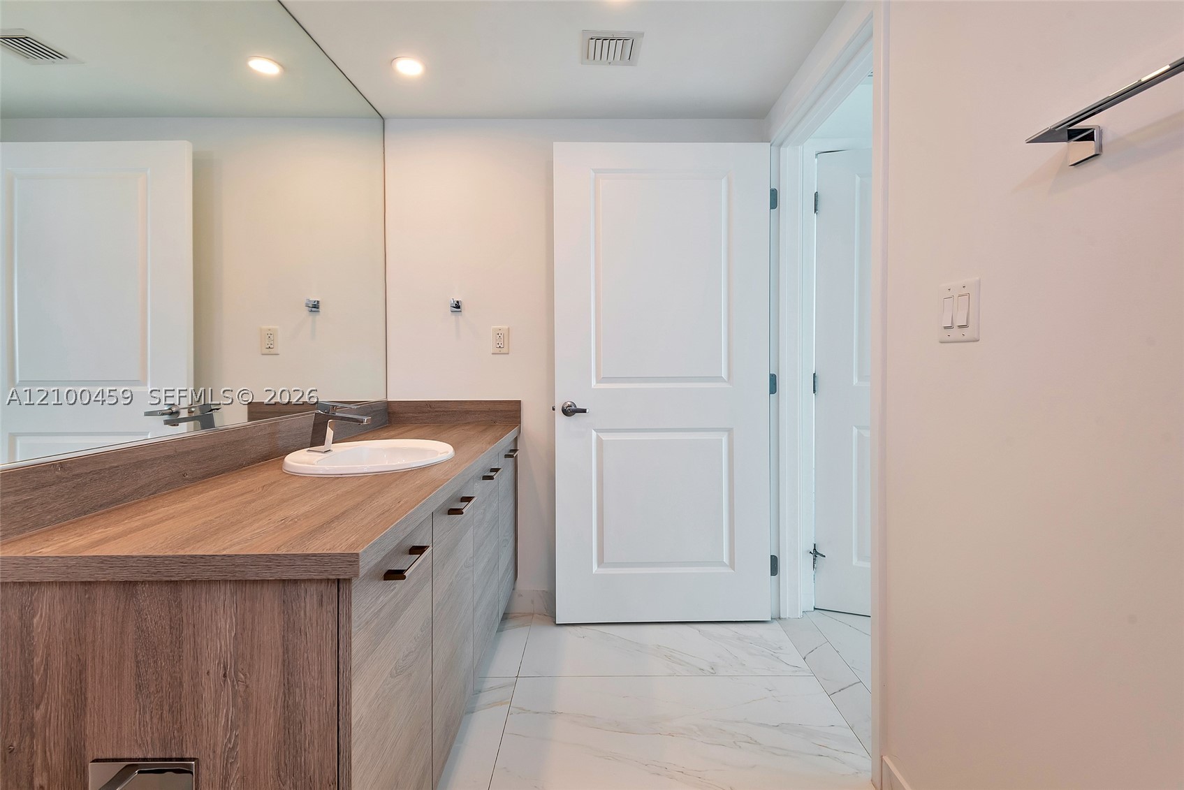 image 400 Sunny Isles45